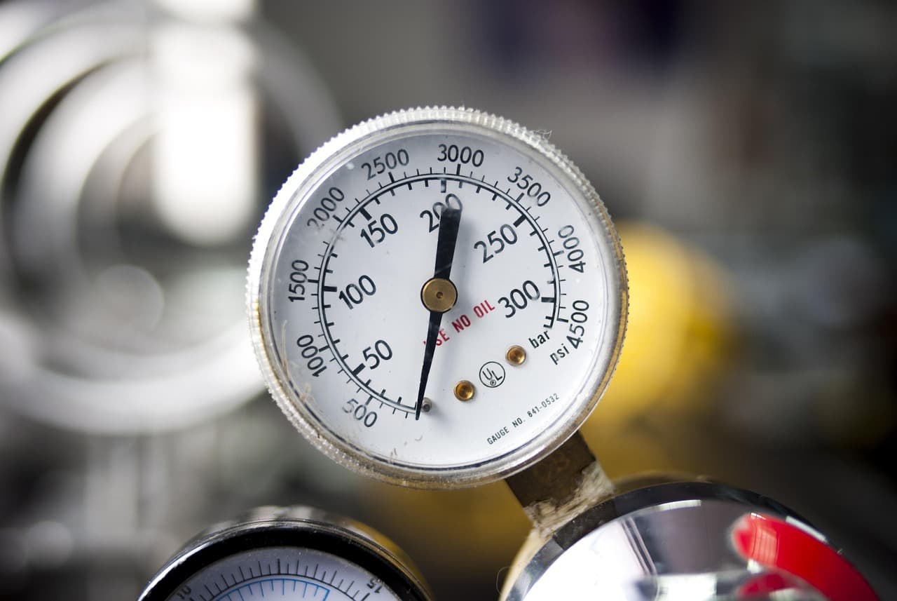 Pressure gauge on a heating system